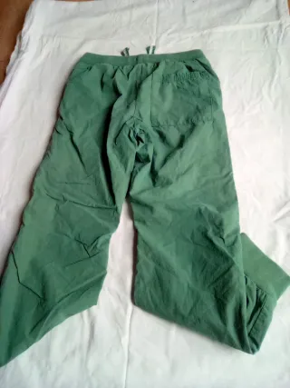 Pantalones verdes niño
