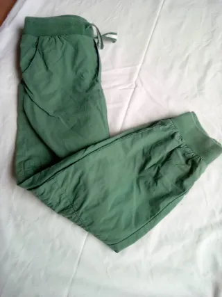 Pantalones verdes niño