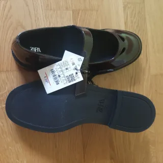 Zapatos Zara burdeos Talla 39