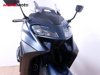 YAMAHA T-MAX 560