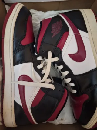 Nike Air Jordan 1 Mid Bred Toe Original