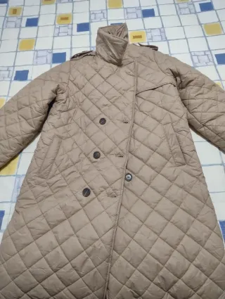 Abrigo acolchado mujer beige