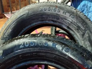 2 Neumáticos en buen estado