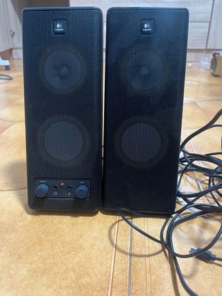 Altavoces Logitech Negros