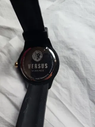 Reloj Versus Negro y Dorado Unisex