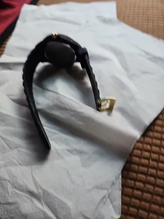 Reloj Versus Negro y Dorado Unisex