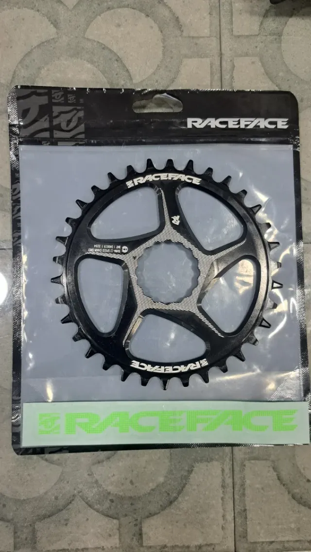 Plato Race Face Direct Mount Negro
