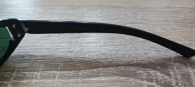 Occhiali da sole vintage Gucci neri e verdi