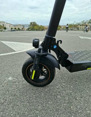 Patinete eléctrico negro