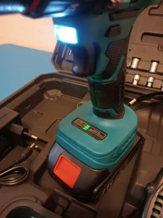 Taladro Atornillador Percutor Batería 21V