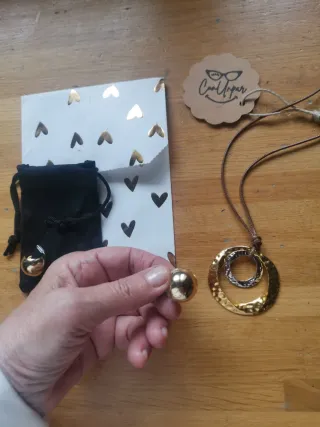 Collar y pendientes círculos entrelazados