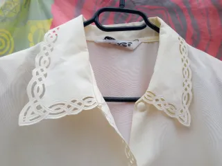 ZNE XU BLUSA BEIGE CLARO CON BORDADOS TXXL