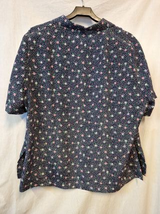 Camisa estampada floral azul y rosa