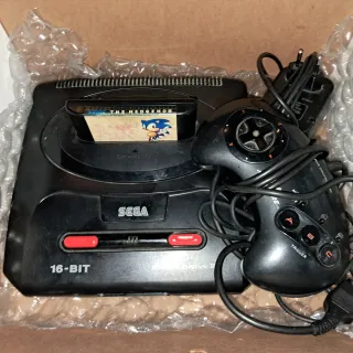 Sega Mega Drive II con giochi