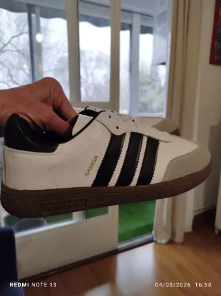 Zapatillas Adidas Blancas Rayas Negras Nuevas