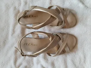 SANDALIAS NUEVAS, TALLA 39