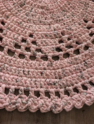 Alfombra redonda ganchillo beige/rosa