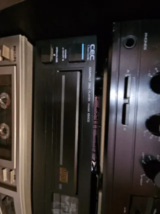 Equipo de música CEC, Kenwood, Philips