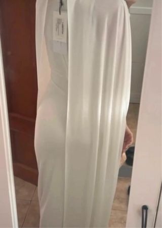 Vestido alta costura blanco con capa