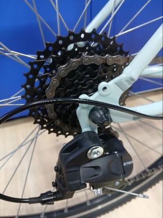 Bicicleta de trekking cuadro bajo monoplato 8V Riverside