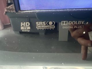 Televisión Samsung Negra y Azul