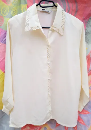 BLUSAS T2XL:AZUL RAYAS/BLANCA ENCAJE:1X1.5€