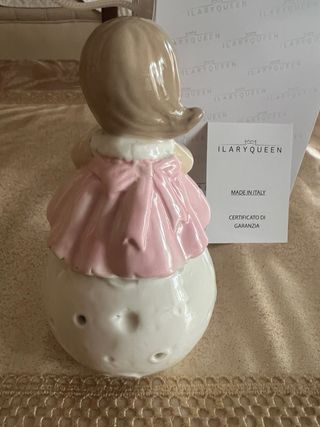 Statuetta Ilary Queen porcellana stella LED