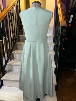 Vestido verde para evento con cinturón