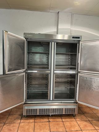 Nevera industrial 4 puertas CORECO