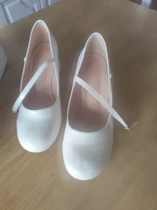 Zapatos tacón blancos Talla 39