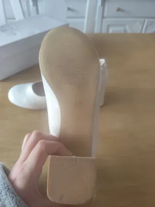 Zapatos tacón blancos Talla 39