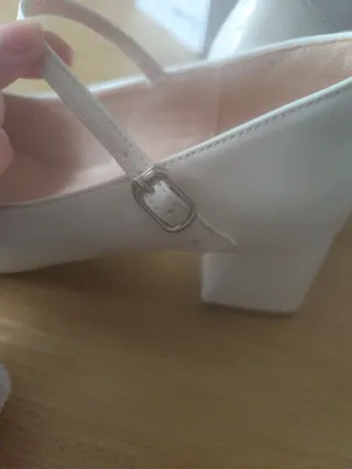 Zapatos tacón blancos Talla 39