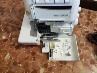 Máquina de coser Overlock Juki MO-1000M