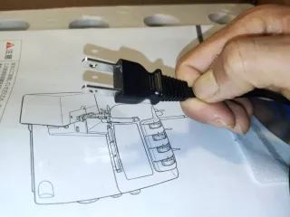 Máquina de coser Overlock Juki MO-1000M