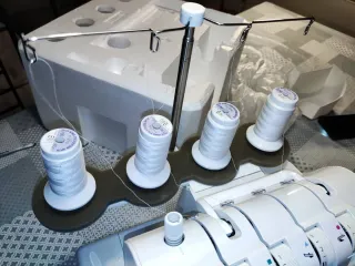 Máquina de coser Overlock Juki MO-1000M