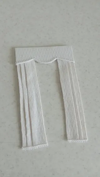 Tende Shabby Chic per Dollhouse 1:12