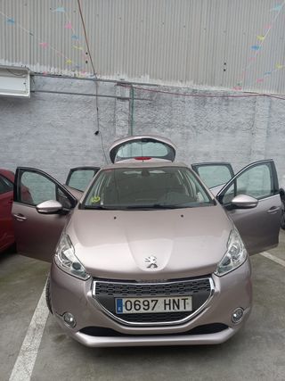 Peugeot 208 2013