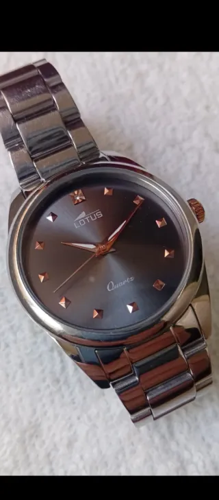 Reloj LOTUS
