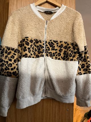 Chaqueta peluche leopardo beige fina