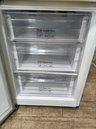 Nevera marca Samsung 185/60cm clase A+ con Garantí