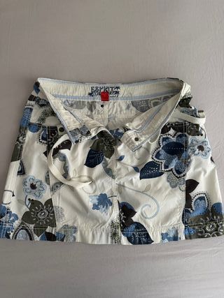 Falda Esprit floral blanco y azul