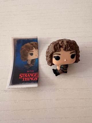 Funko Pop Nancy Stranger Things huevos kinder joy