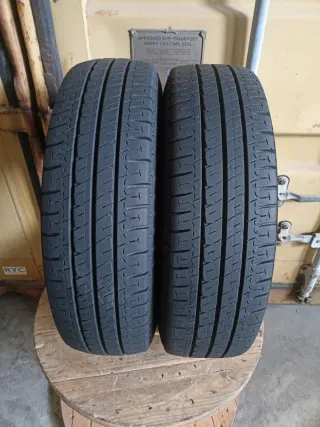 Vendo 2 Neumáticos de Furgoneta en Buen Estado