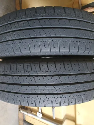 Vendo 2 Neumáticos de Furgoneta en Buen Estado