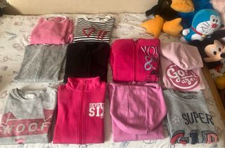 Lote di felpe e maglioni per bambina