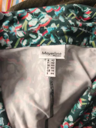 Blusa verde floreada