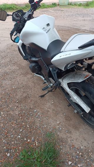 Kawasaki Z750 Blanca 2008