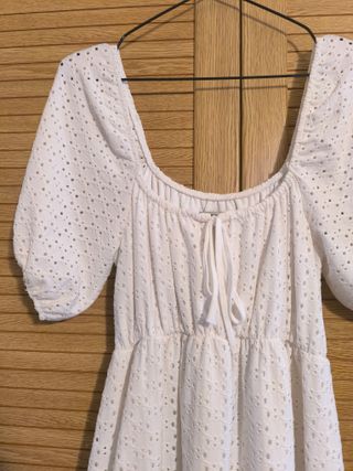 Vestido blanco brocado manga abullonada