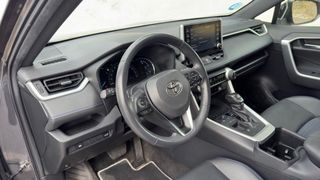 TOYOTA Rav4 2.5l 220H Style