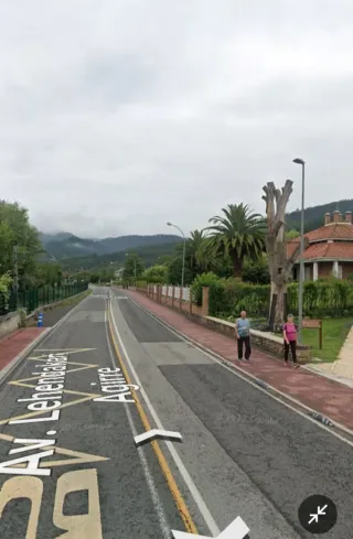 ALQUILER BIFAMILIAR. LUJO. ZALLA. PRÓXIMAMENTE.